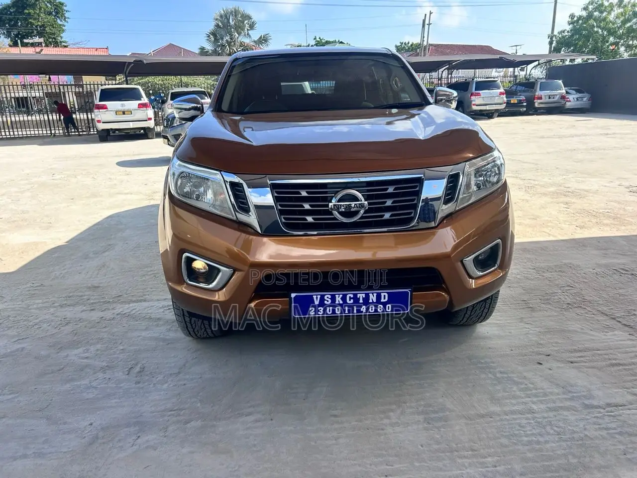 Nissan Navara 2020 Orange