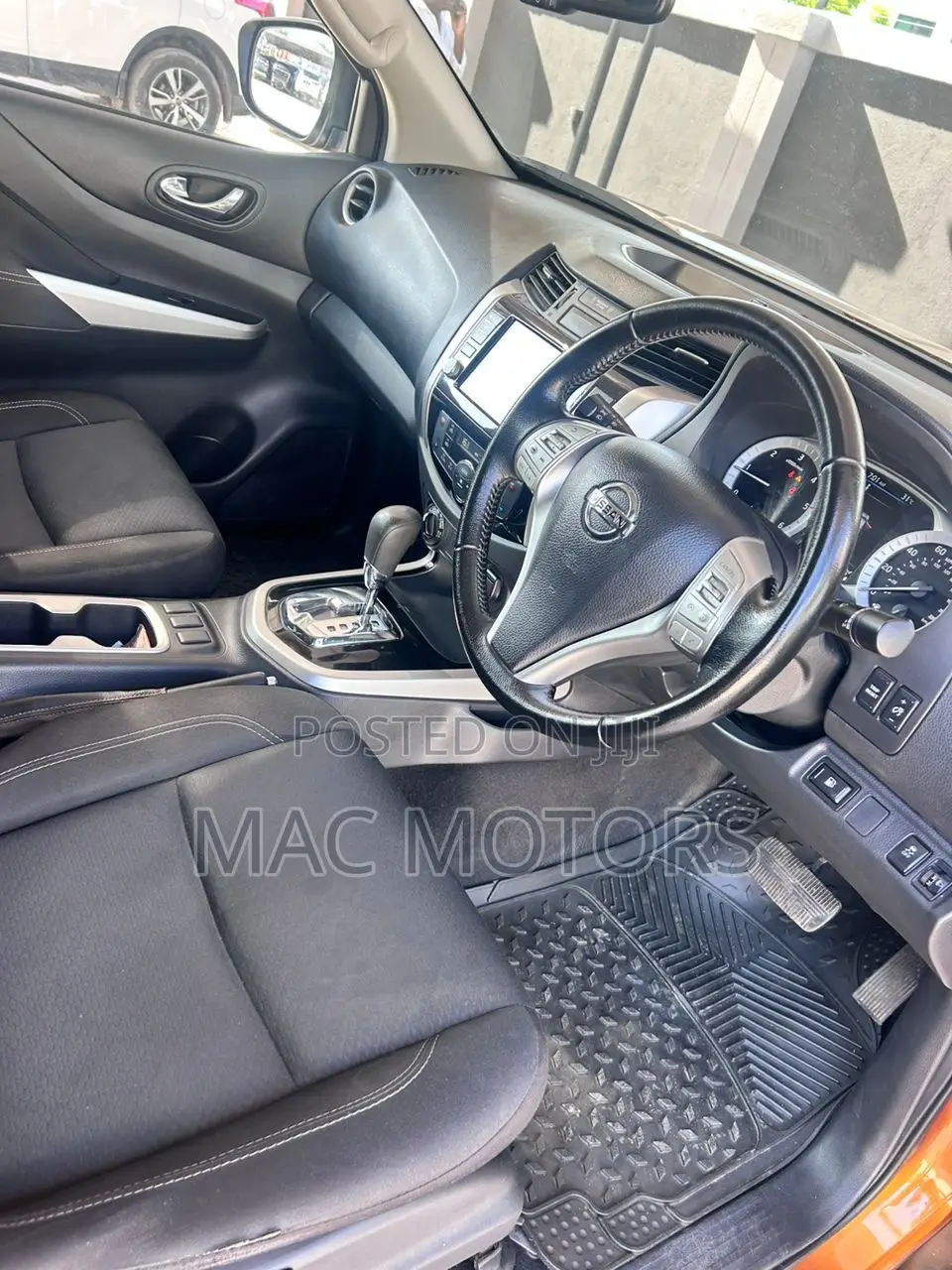 Nissan Navara 2020 Orange