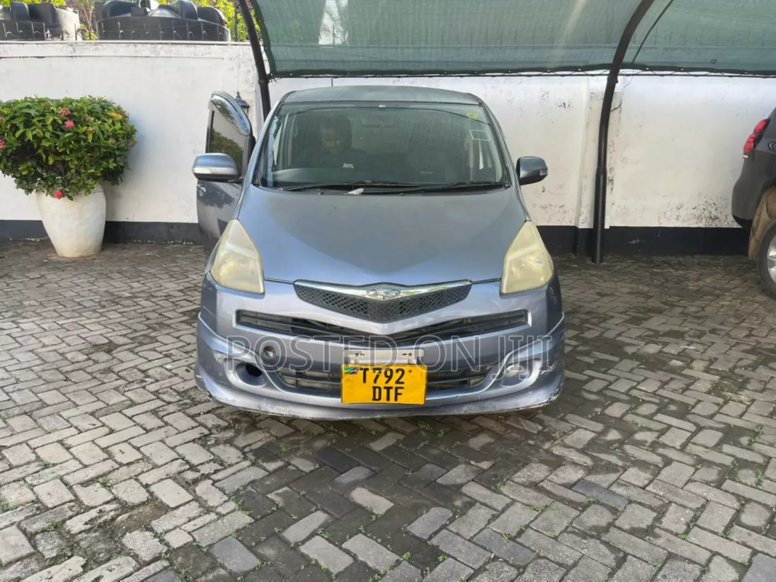 Toyota Ractis 2005 Gray