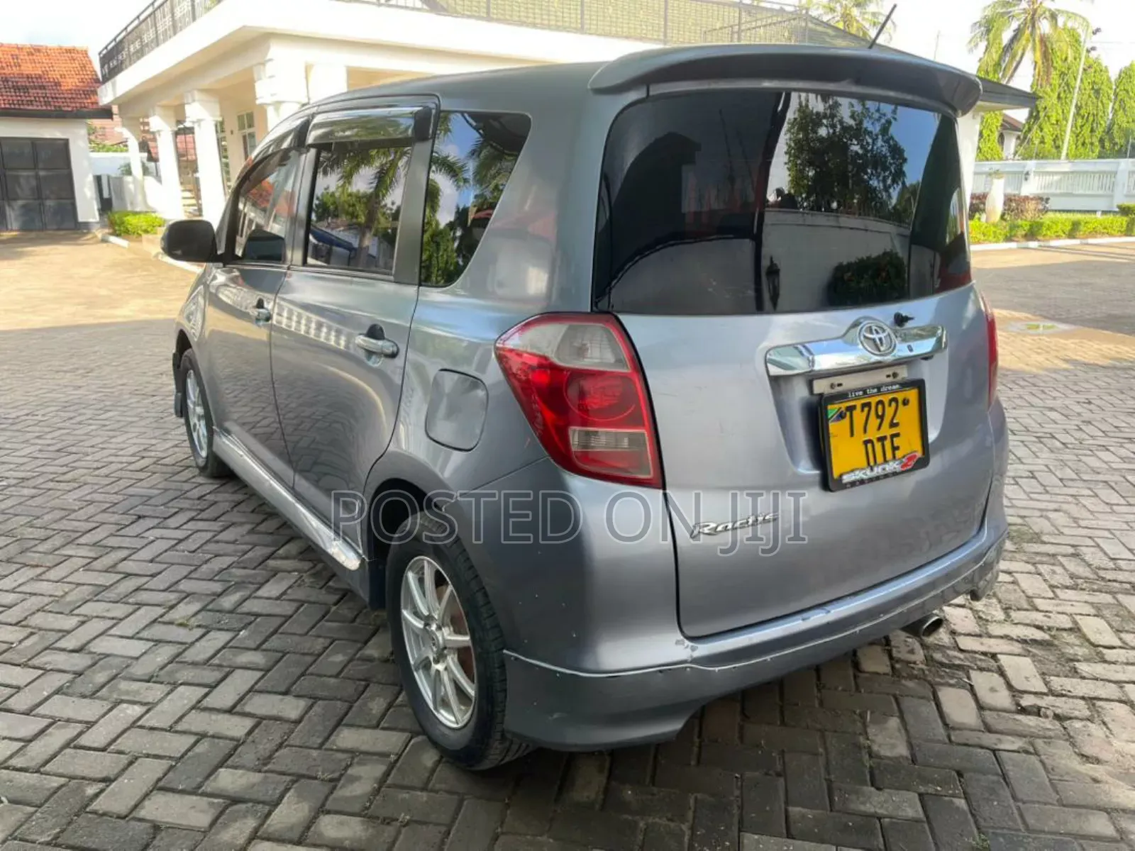 Toyota Ractis 2005 Gray