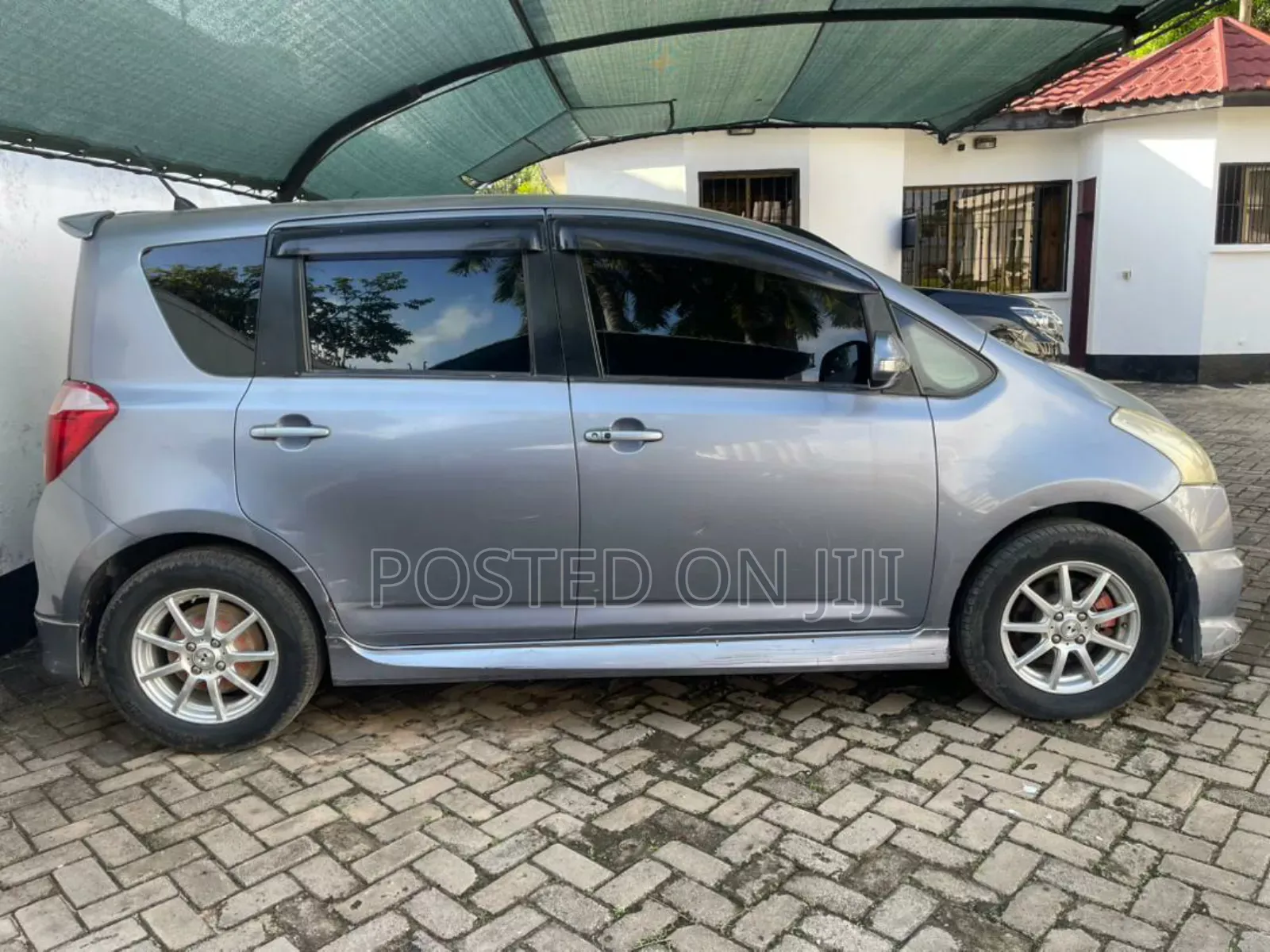 Toyota Ractis 2005 Gray