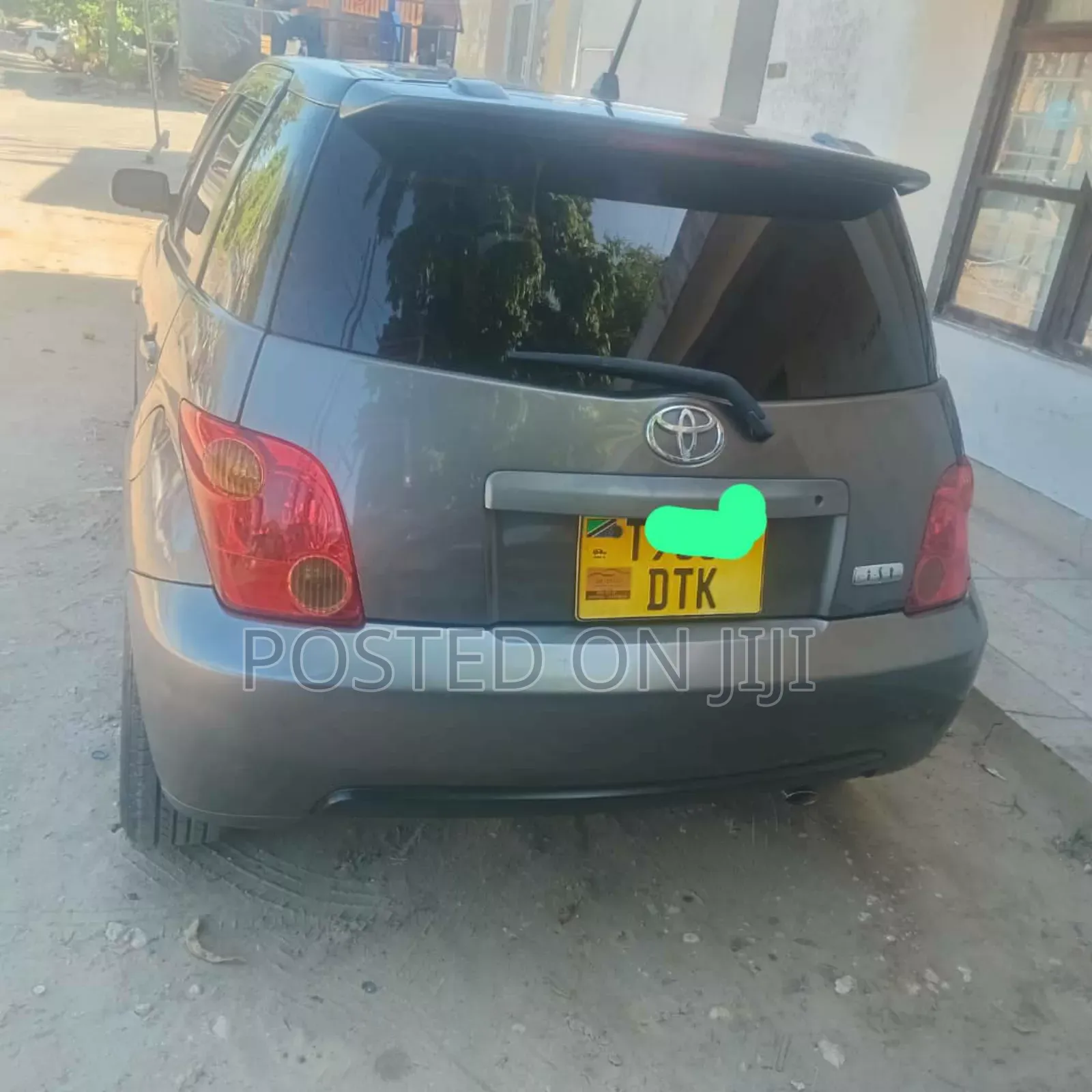 Toyota IST 2005 Gold
