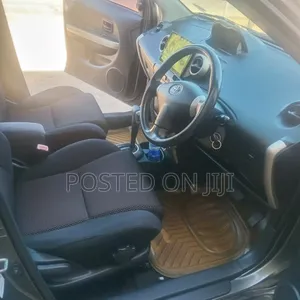 Toyota IST 2005 Gold