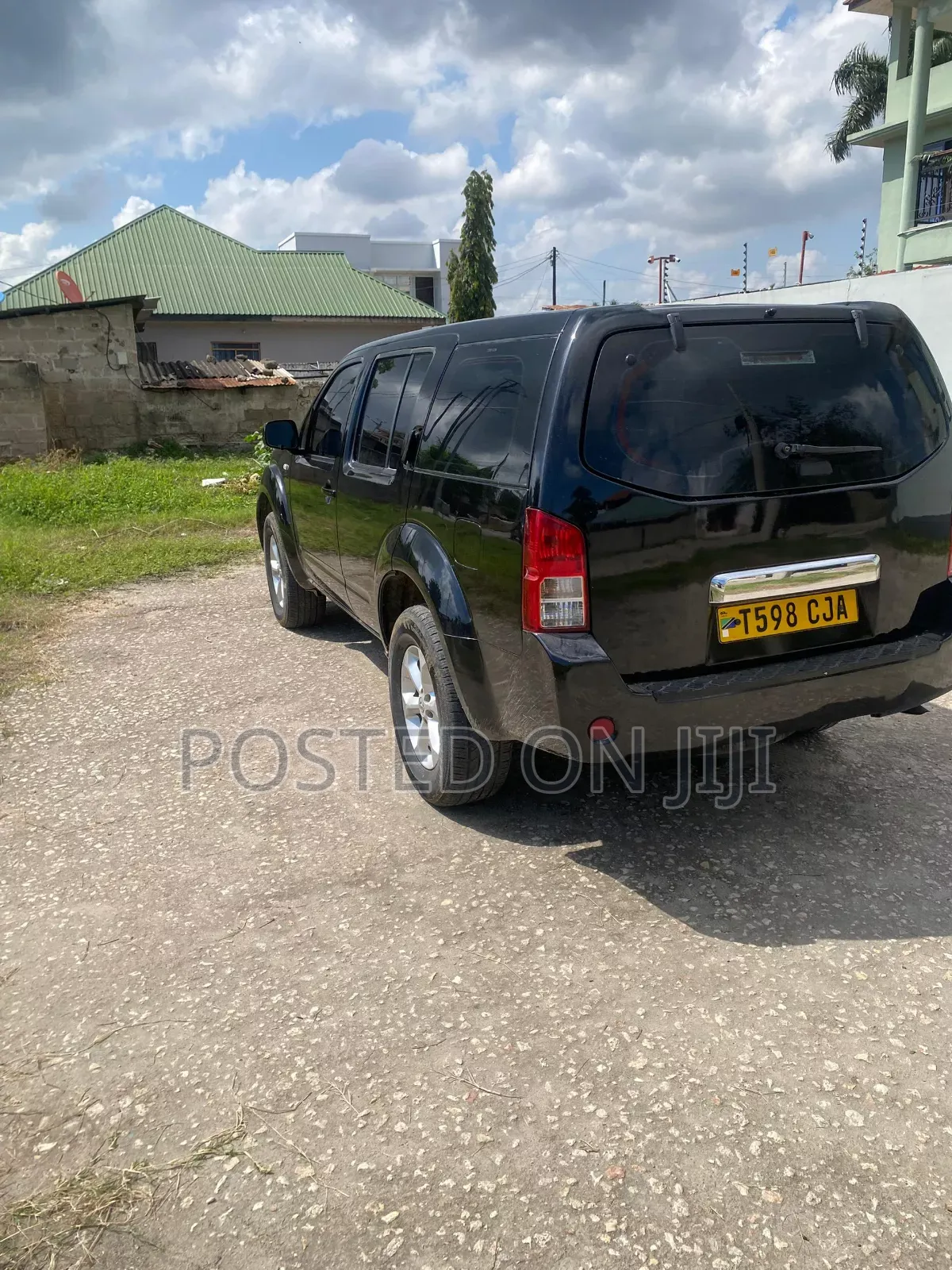 Nissan Pathfinder 2004 Black