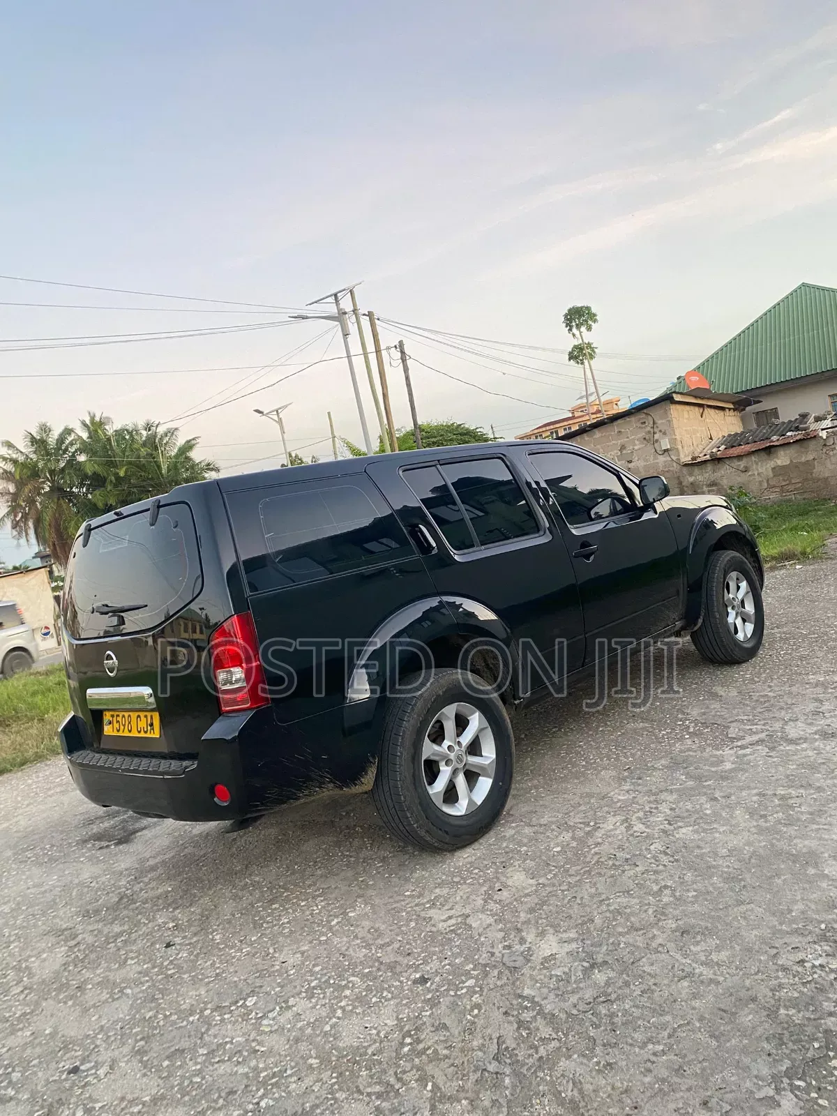 Nissan Pathfinder 2004 Black