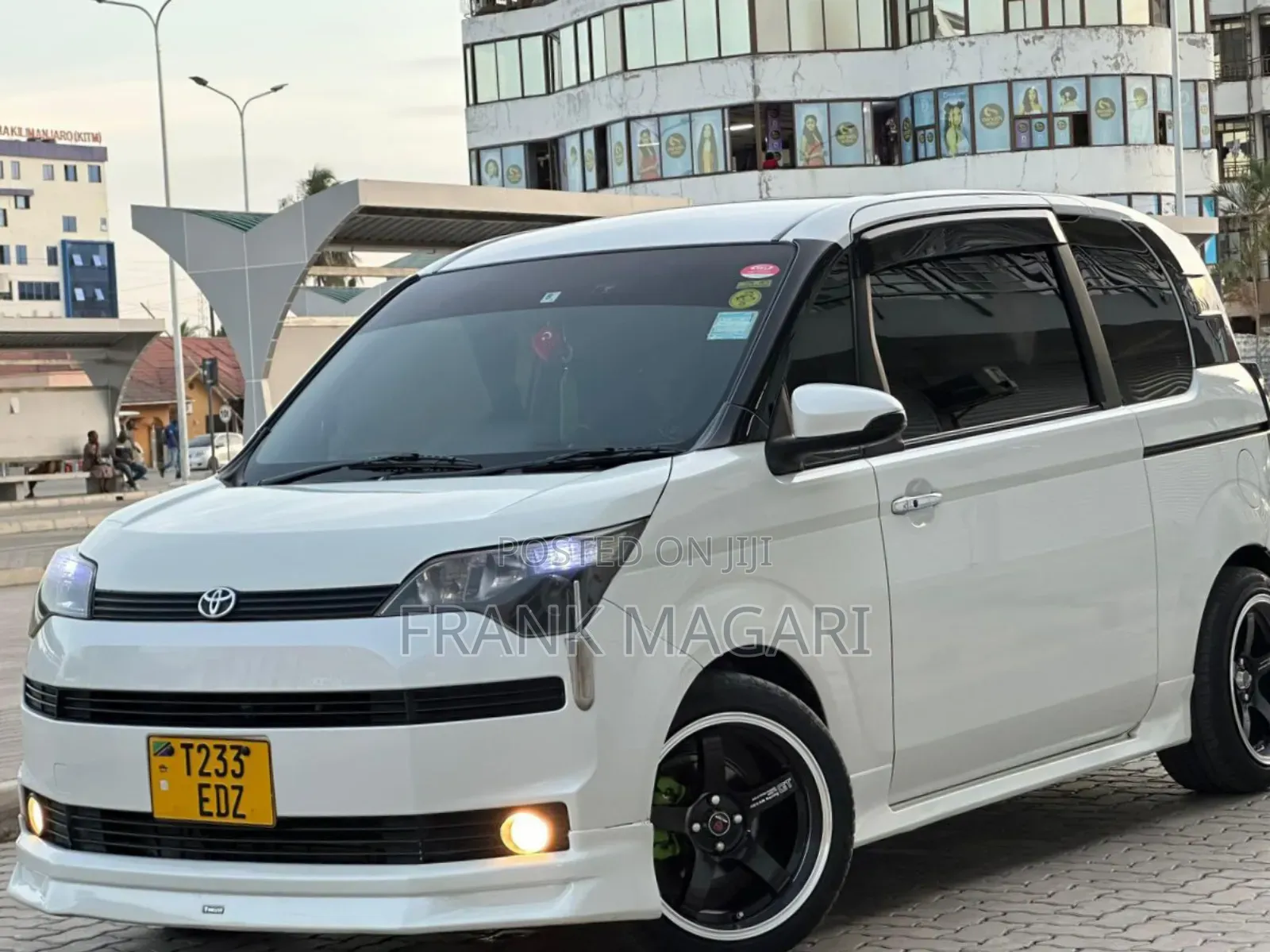 Toyota Spade 1.3 2012 White