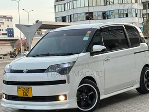 Toyota Spade 1.3 2012 White