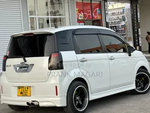 Toyota Spade 1.3 2012 White