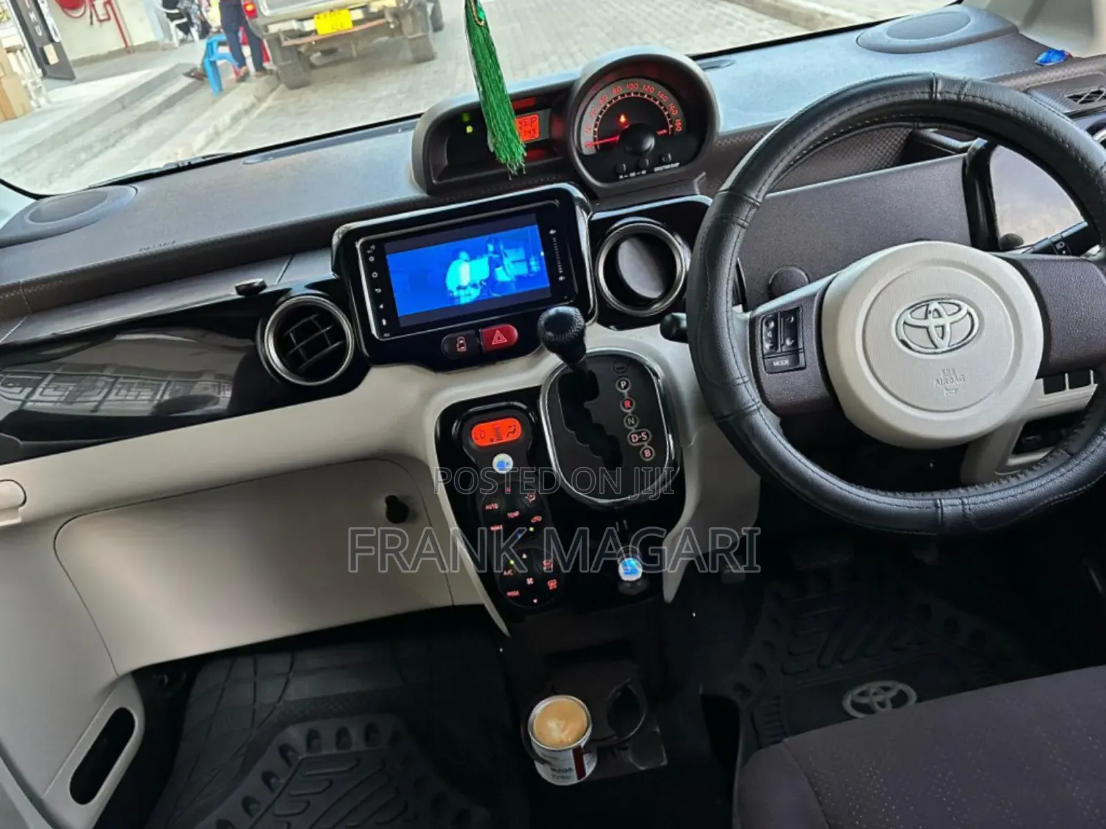 Toyota Spade 1.3 2012 White
