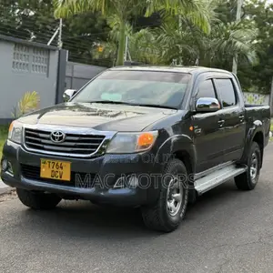 Toyota Hilux SR 4x4 2014 Gray