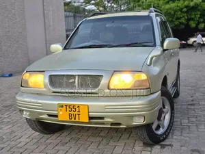 Photo - Suzuki Escudo 2005 Silver