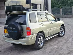 Suzuki Escudo 2005 Silver