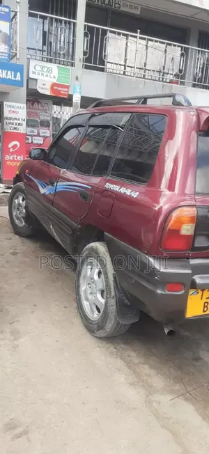 Toyota RAV4 2004 Red