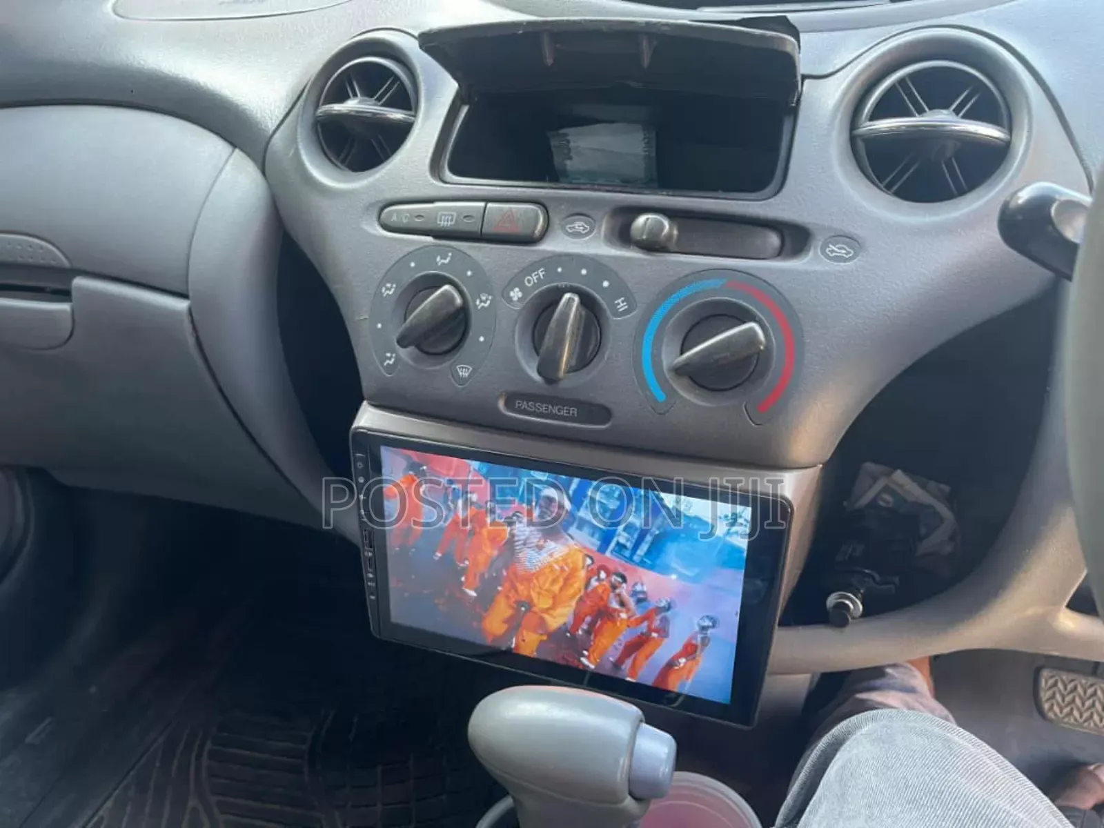 Toyota Vitz 2002 Silver