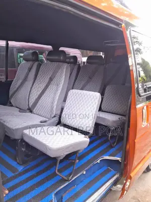 Toyota HiAce 2010 Red