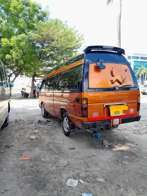 Toyota HiAce 2010 Red