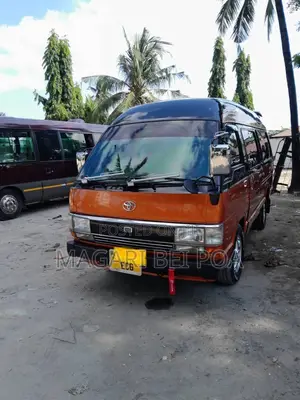 Toyota HiAce 2010 Red