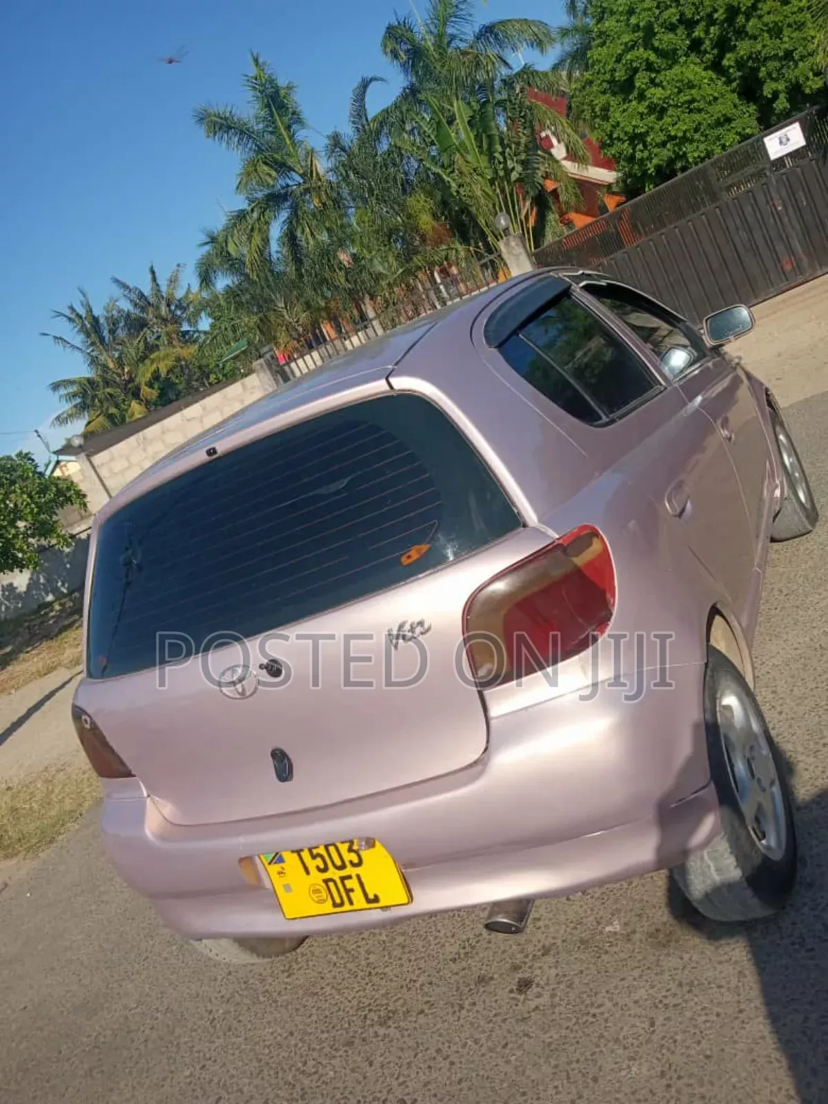 Toyota Vitz 2002 Pink