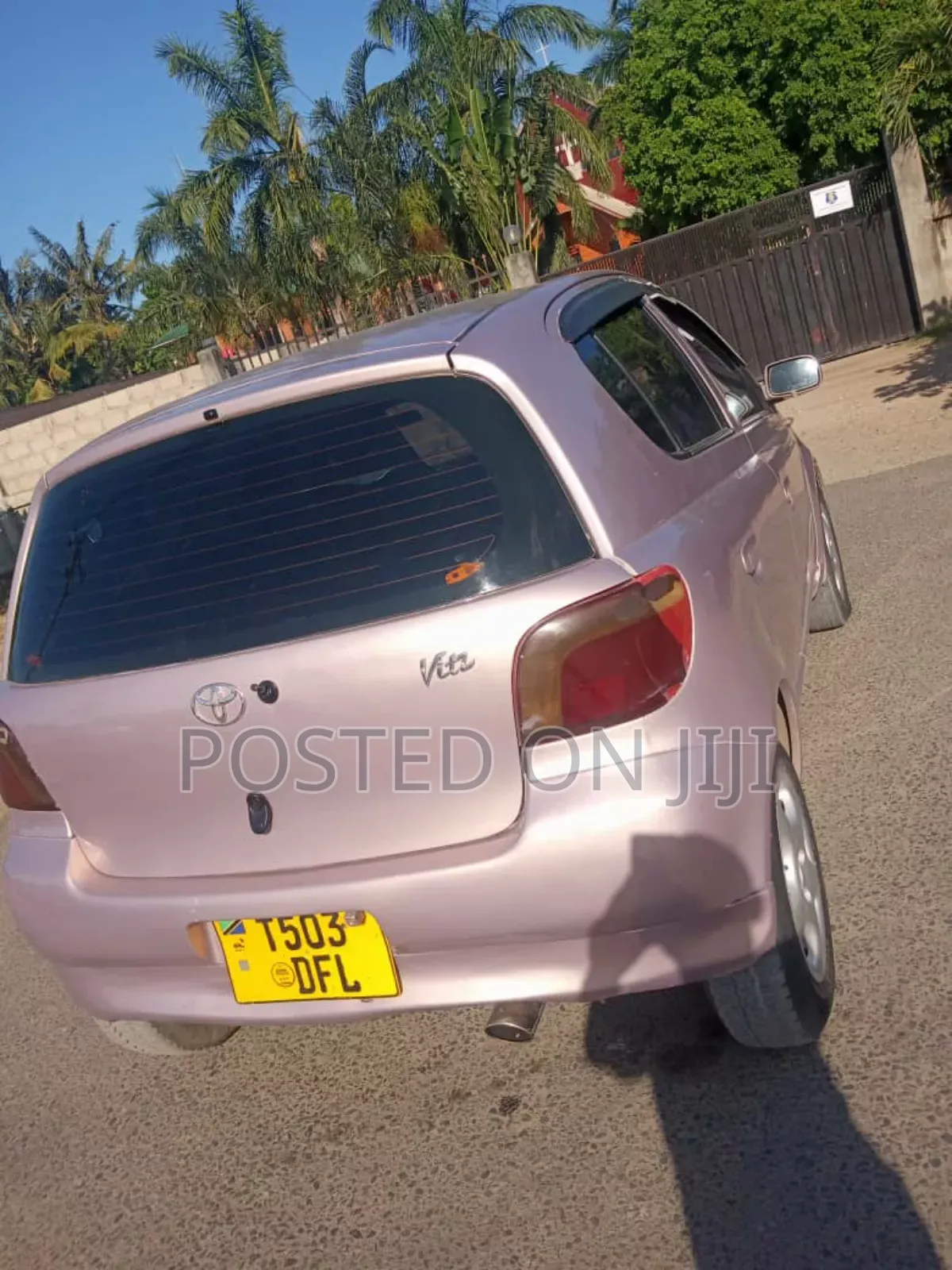 Toyota Vitz 2002 Pink