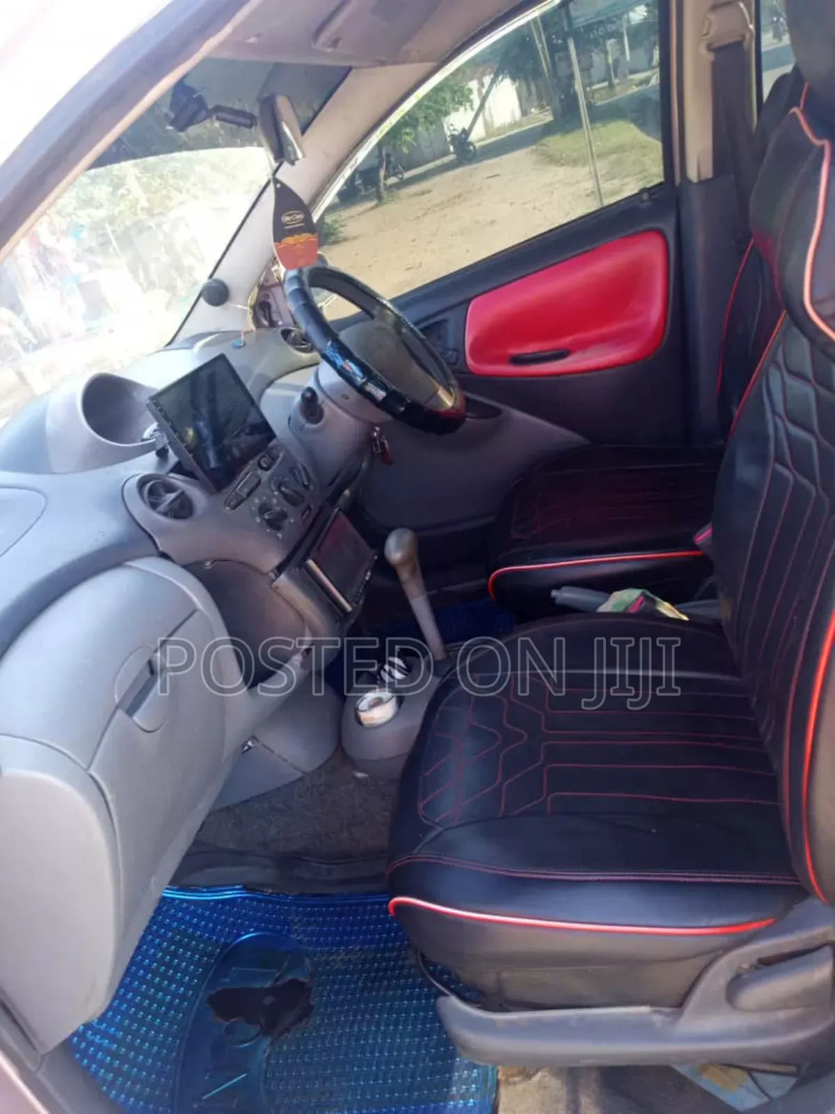 Toyota Vitz 2002 Pink
