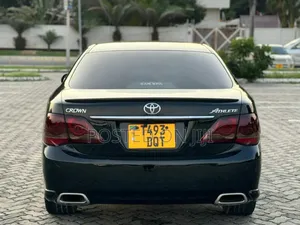 Toyota Crown Royale 2005 Black
