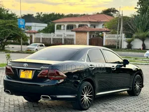 Toyota Crown Royale 2005 Black