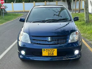 Toyota IST 2005 Blue