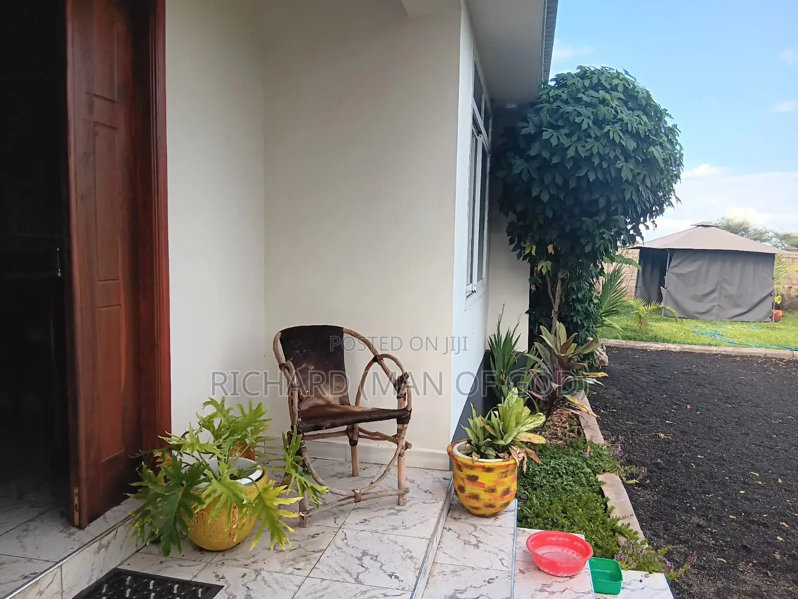 Furnished 2bdrm House in Central Business Area for rent