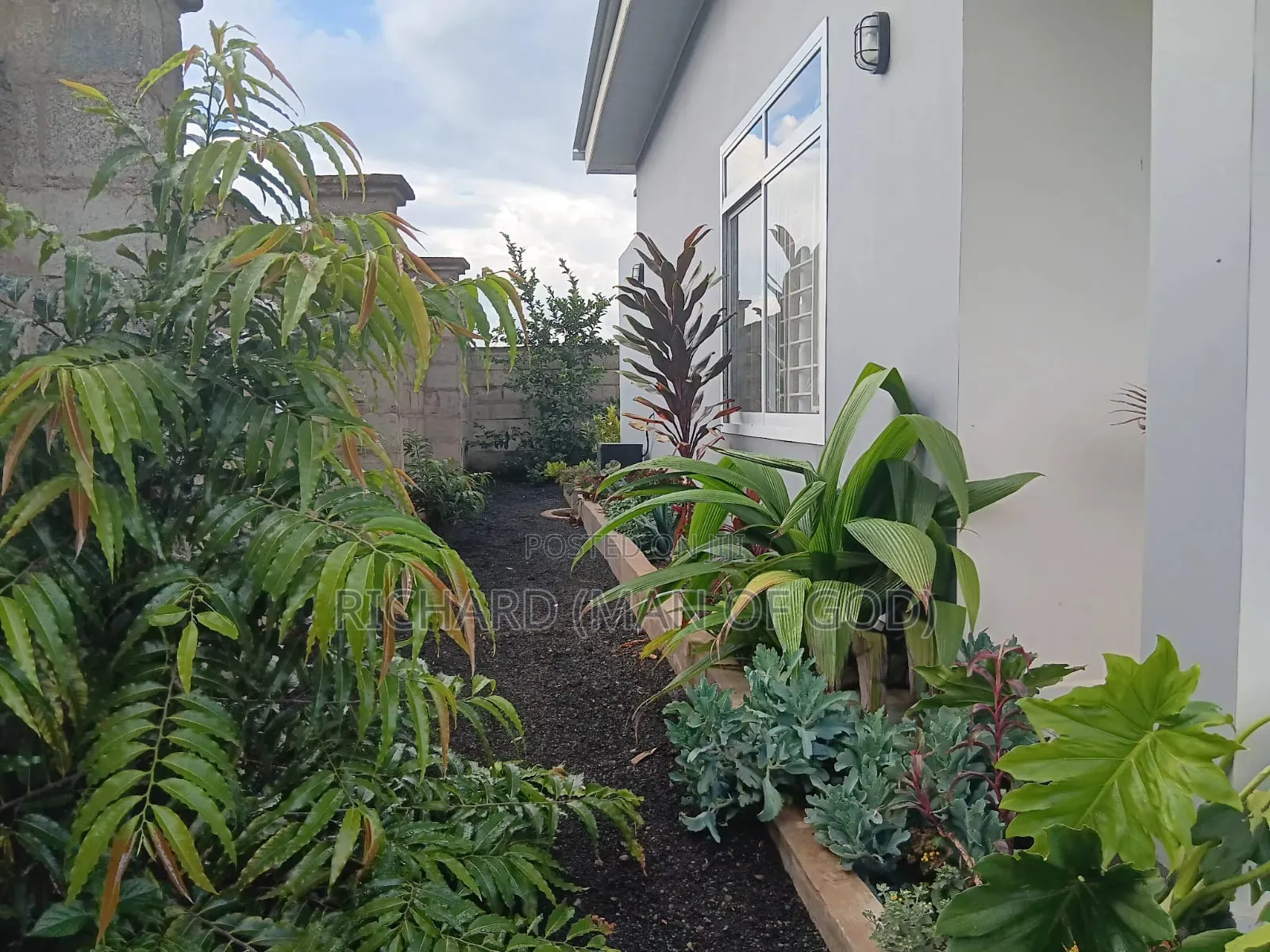 Furnished 2bdrm House in Central Business Area for rent