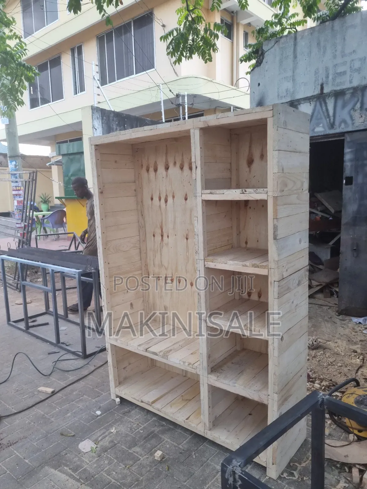 Kabati Zuri Sana