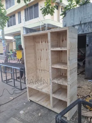 Kabati Zuri Sana