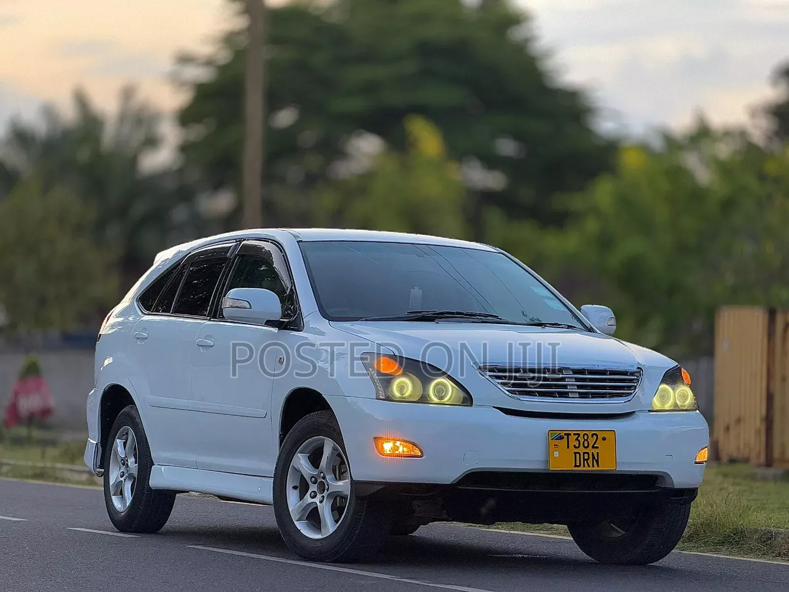 Toyota Harrier 2005 White