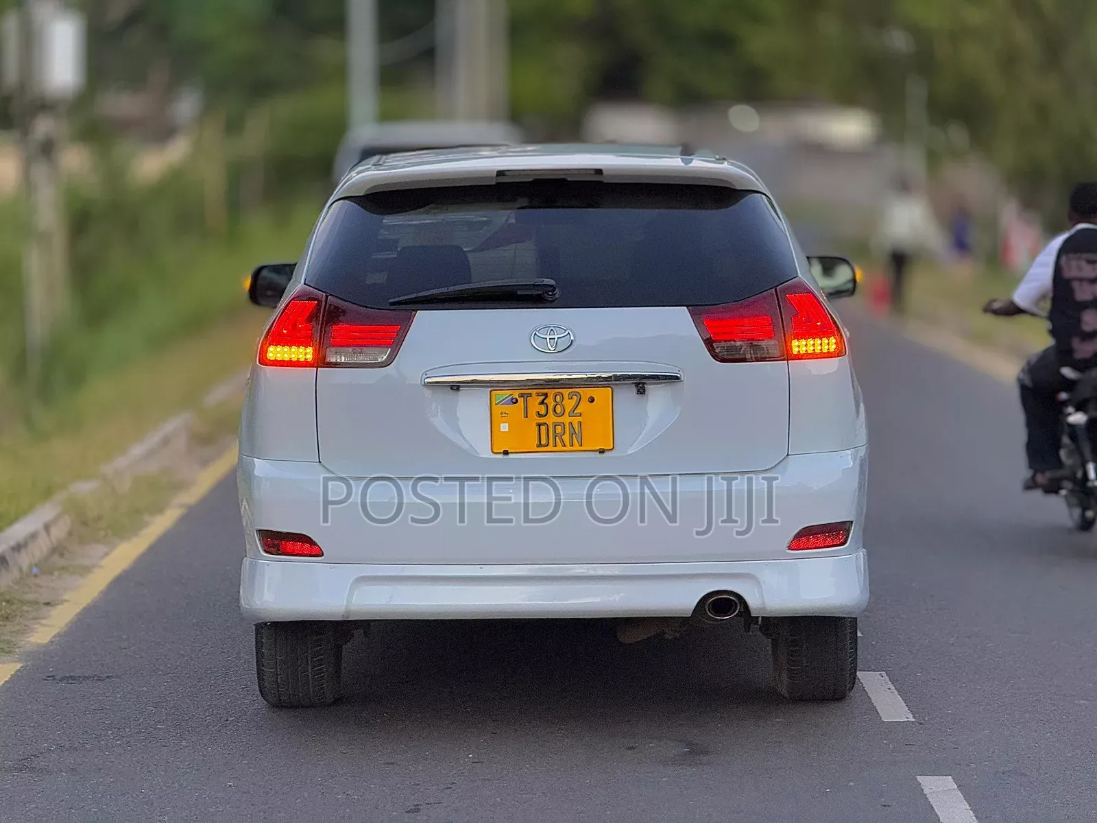 Toyota Harrier 2005 White
