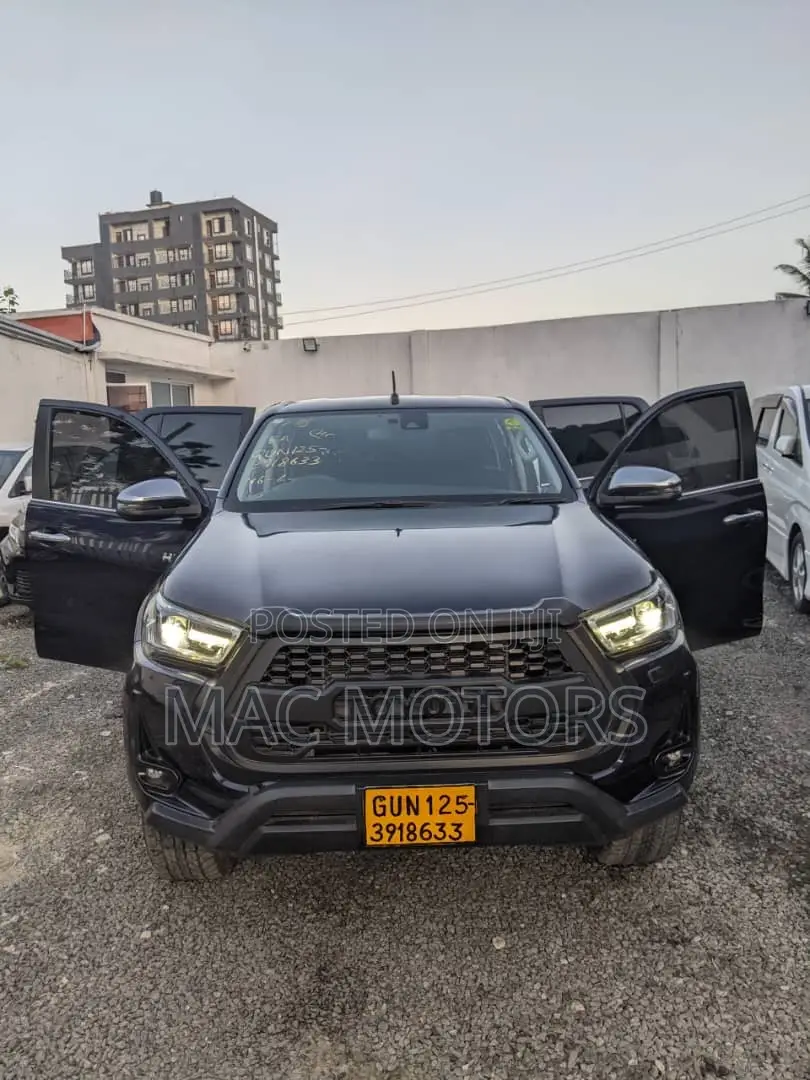 Toyota Hilux 2022 Blue