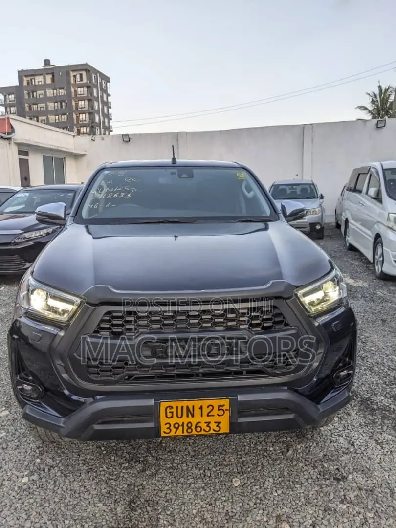 Toyota Hilux 2022 Blue