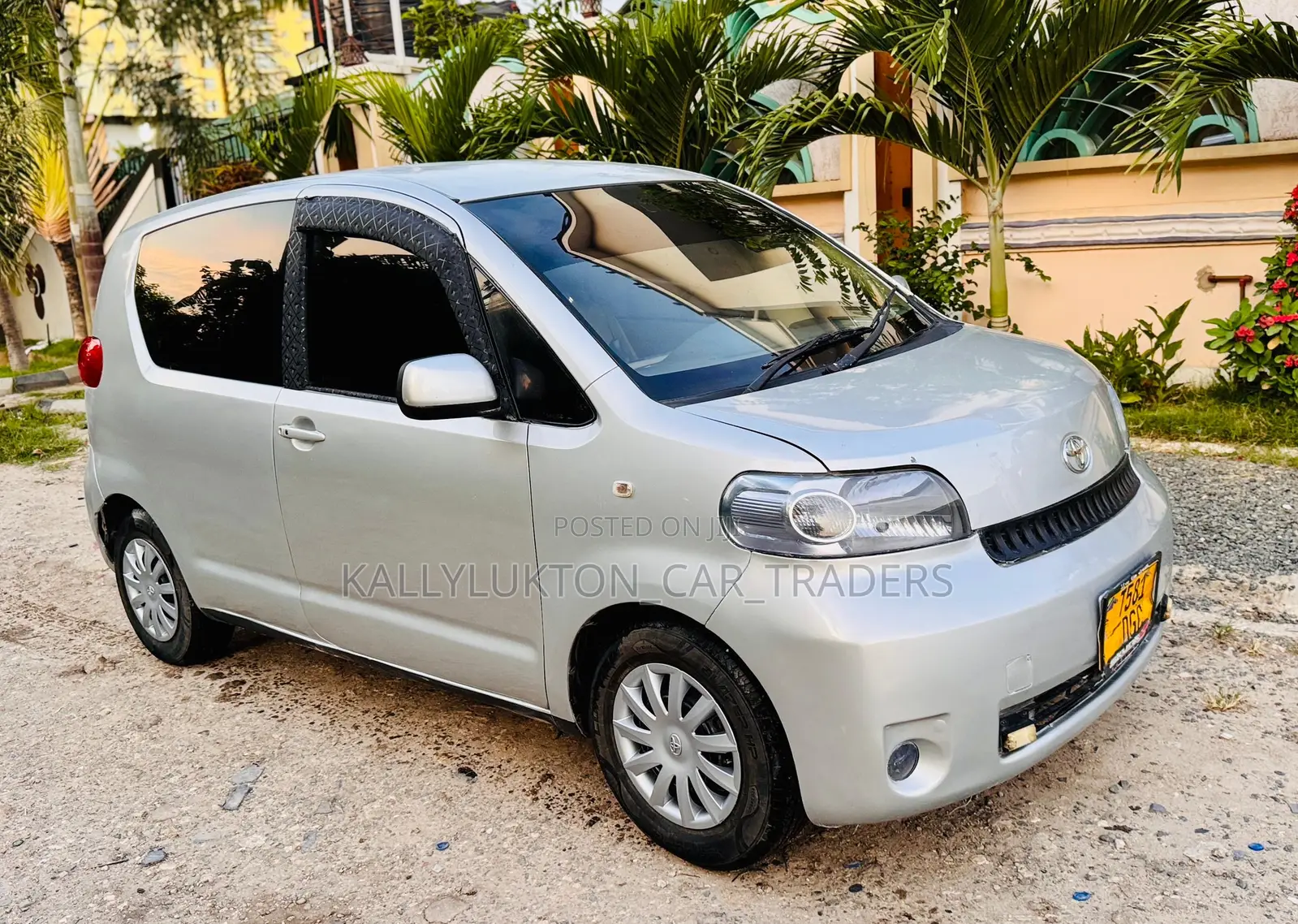 Toyota Porte 2005 Silver