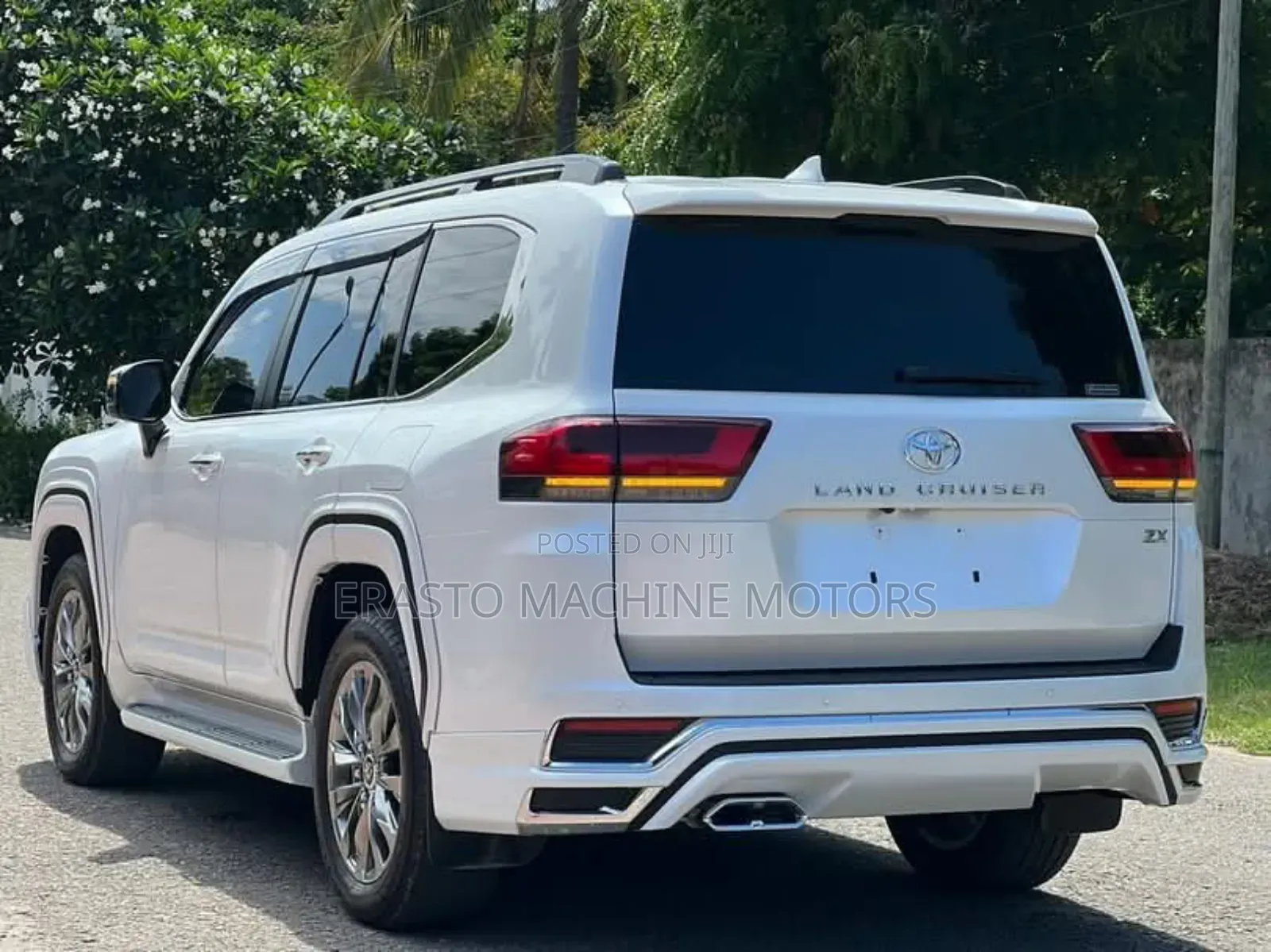 Toyota Land Cruiser 2023 Off white
