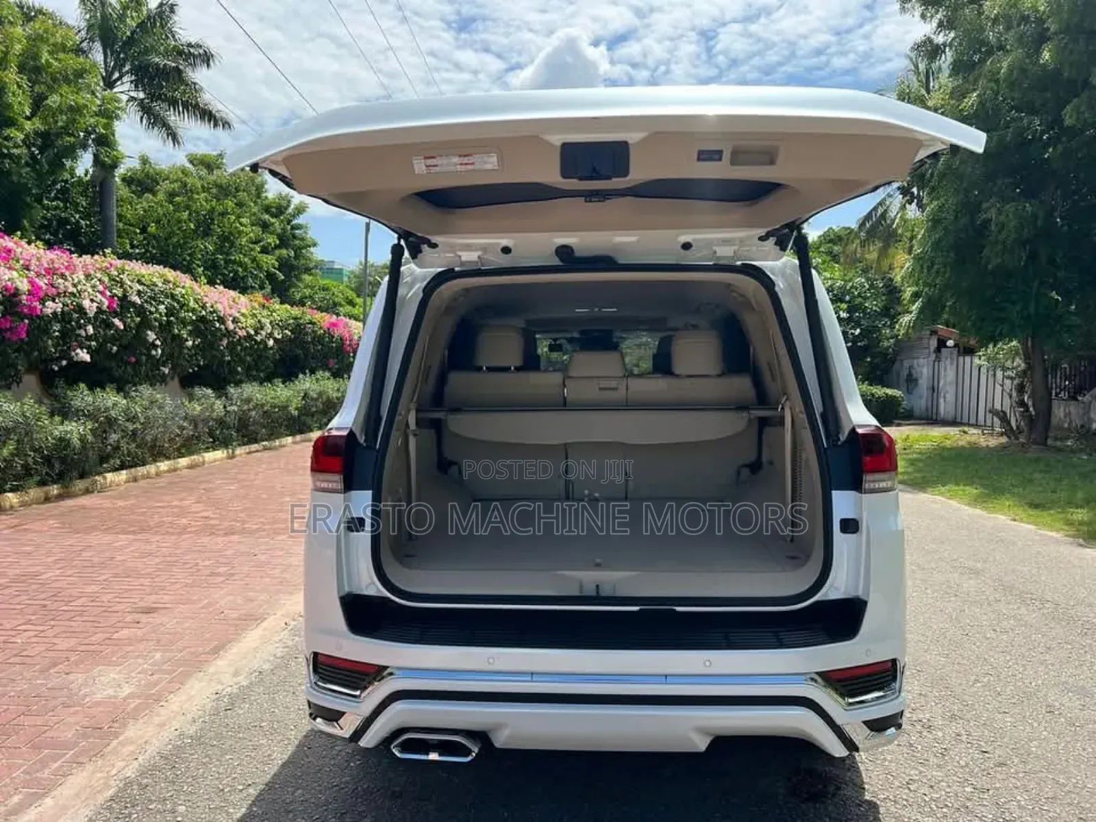 Toyota Land Cruiser 2023 Off white