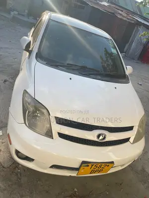 Toyota IST 2007 White