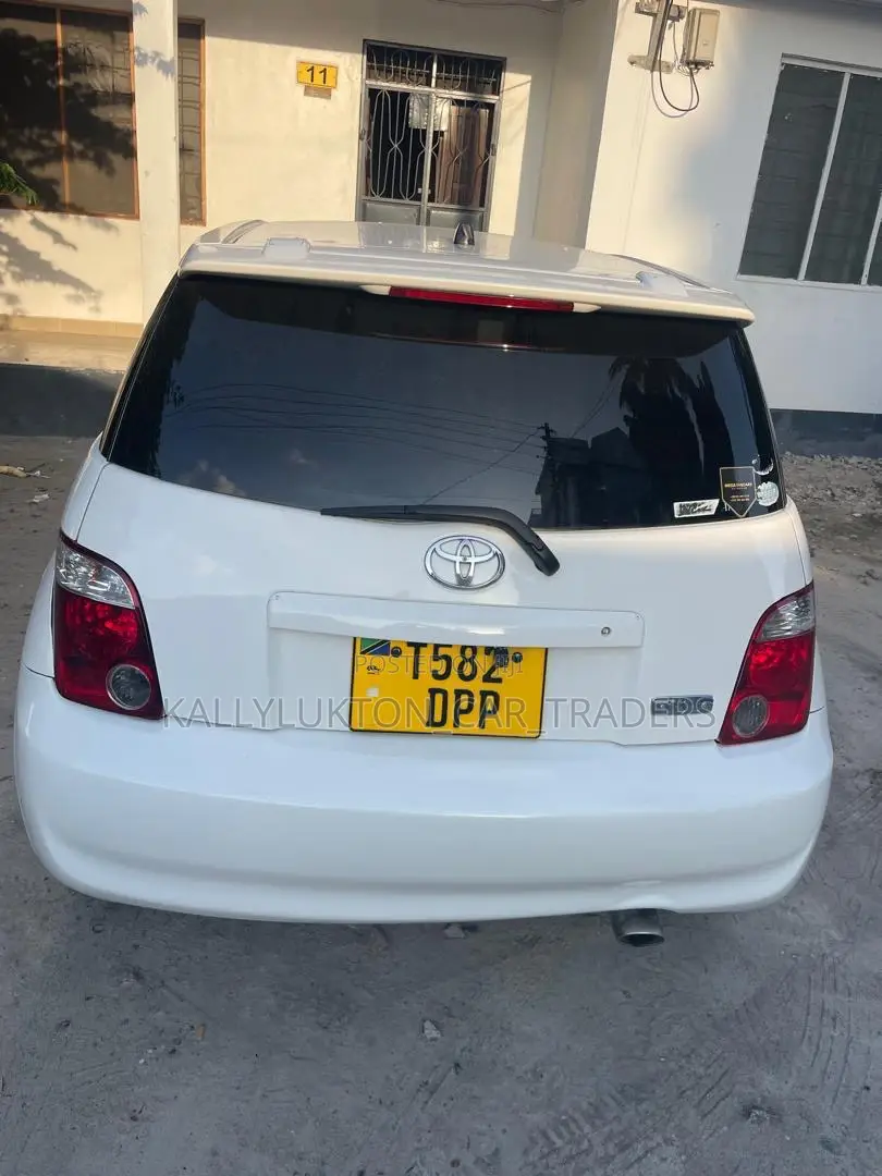 Toyota IST 2007 White