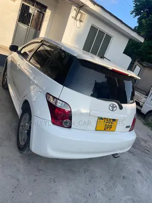 Toyota IST 2007 White