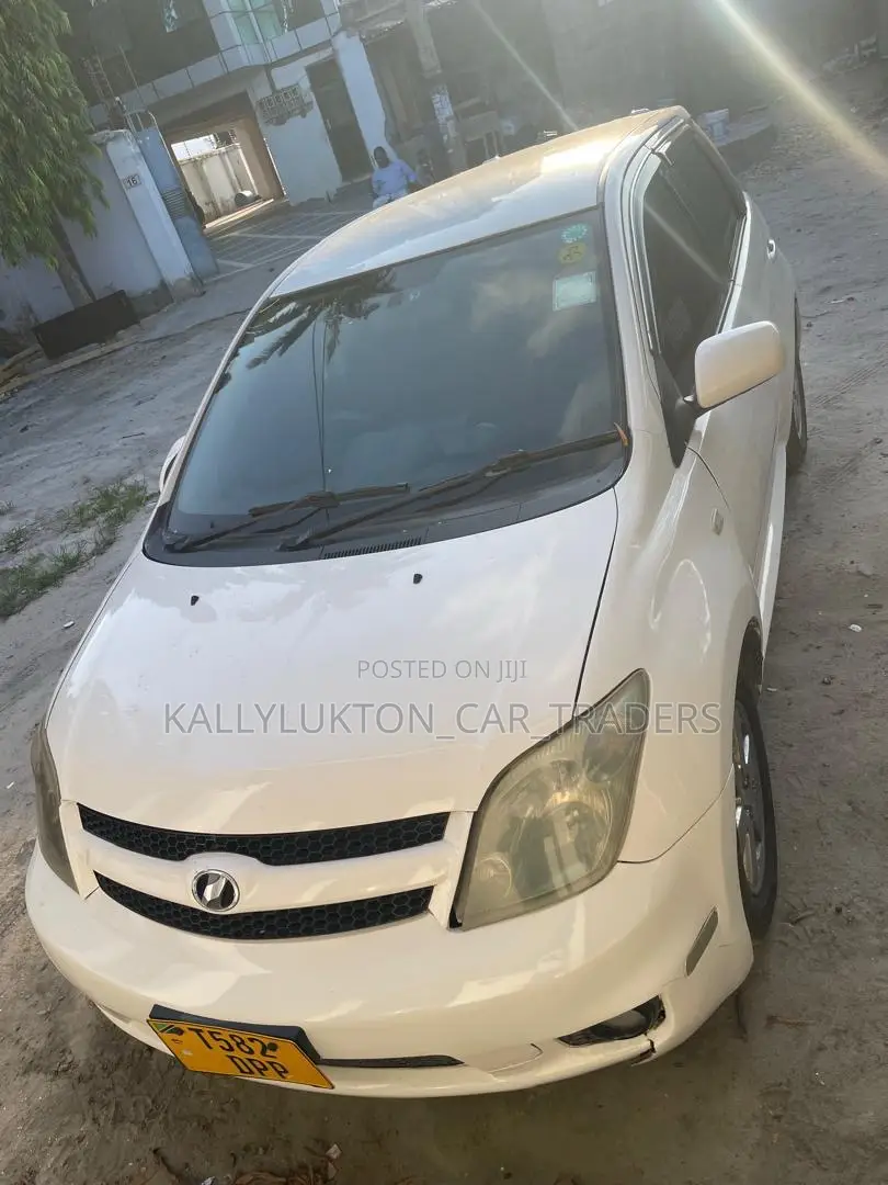 Toyota IST 2007 White