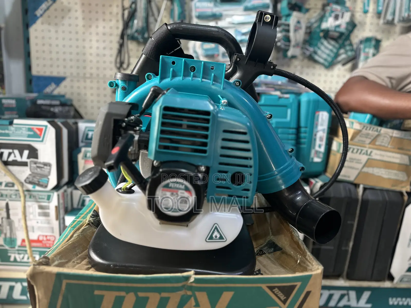 Total Gasoline Blower TB543201