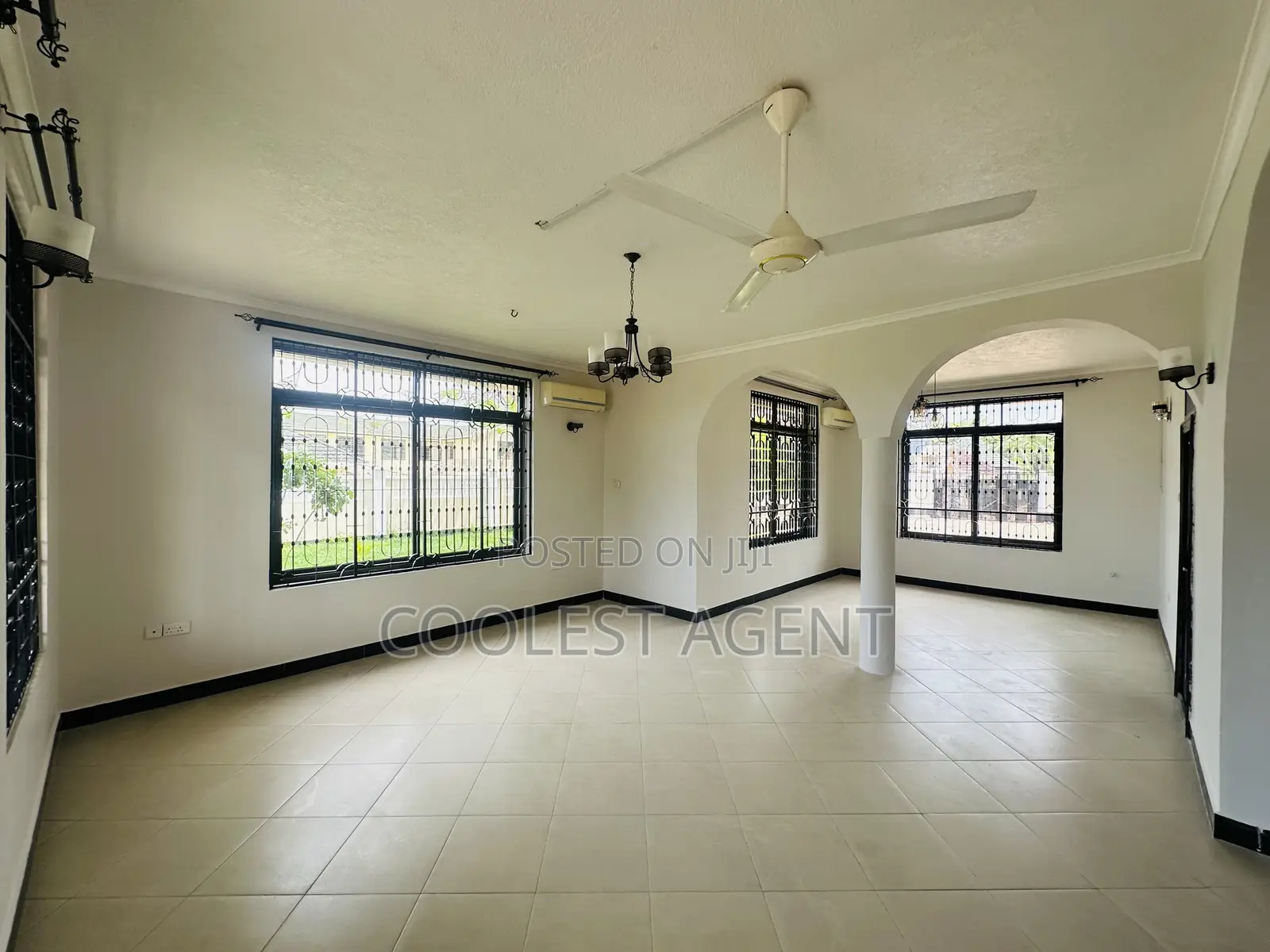 4bdrm Bungalow in Mbezibeach, Kinondoni for rent