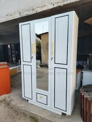 Kabati Milango Mitatu Classic White