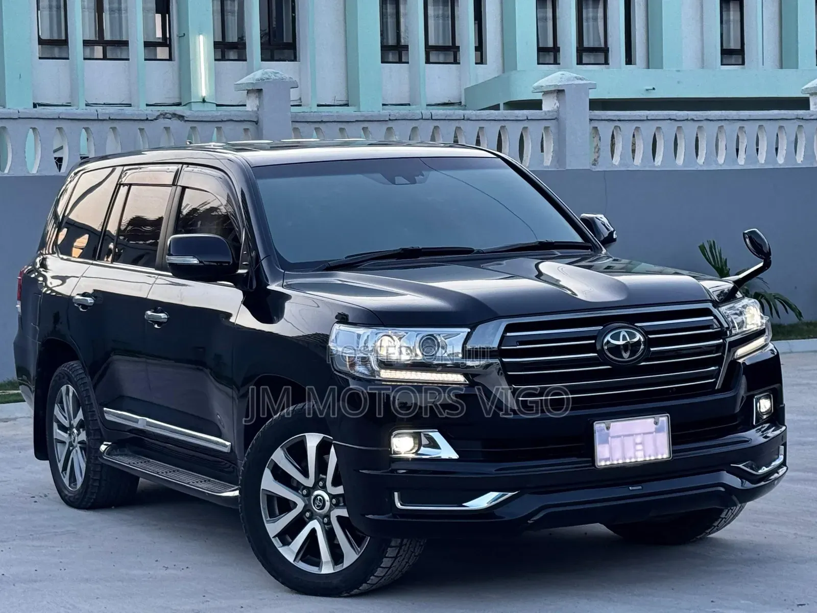 Toyota Land Cruiser 4.6 V8 ZX 2017 Black