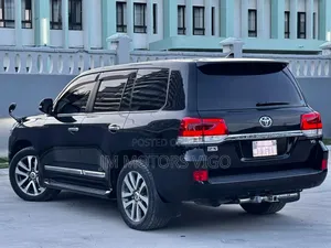Toyota Land Cruiser 4.6 V8 ZX 2017 Black