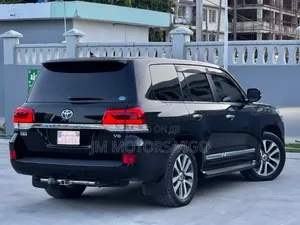 Toyota Land Cruiser 4.6 V8 ZX 2017 Black