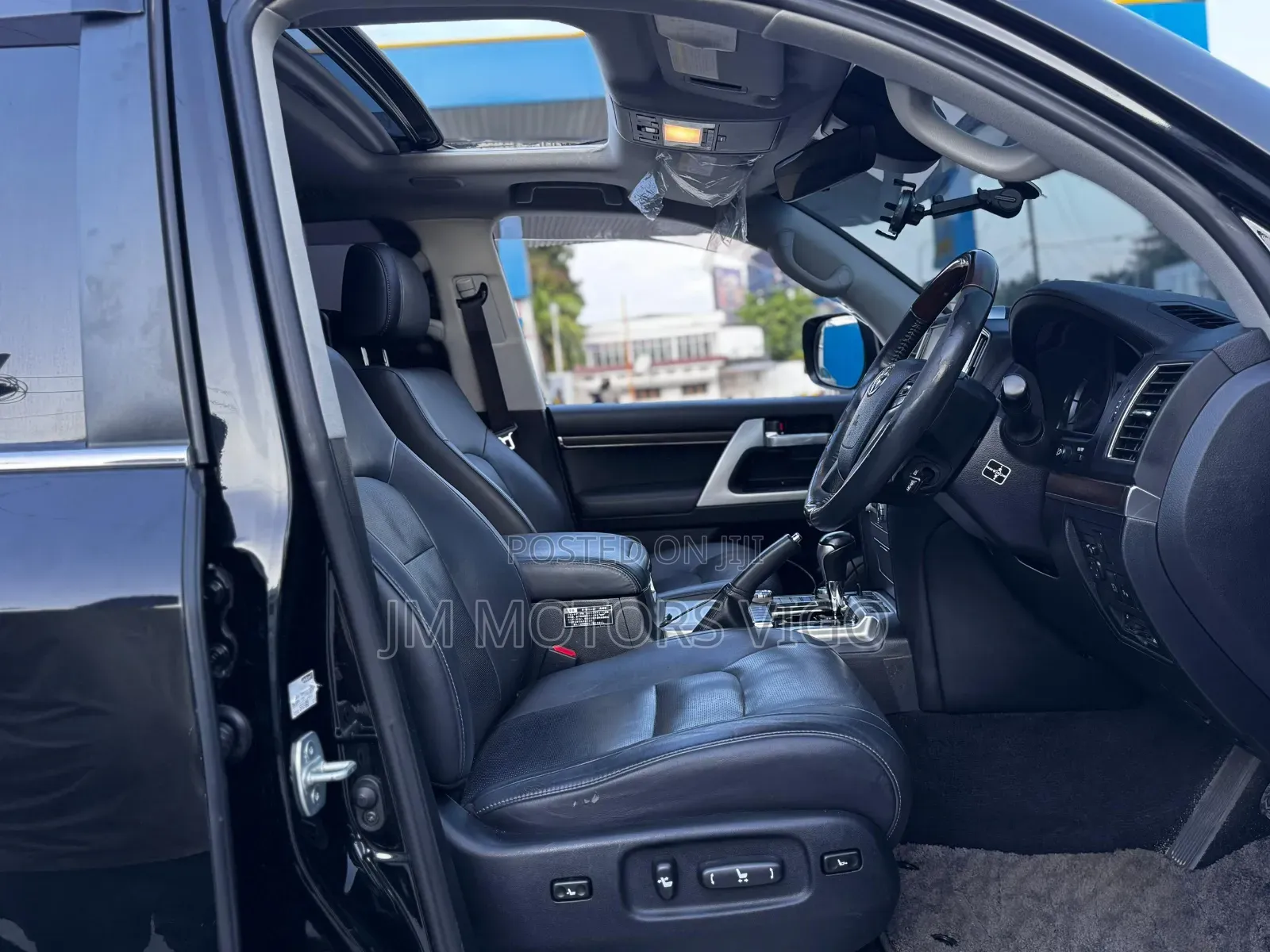 Toyota Land Cruiser 4.6 V8 ZX 2017 Black
