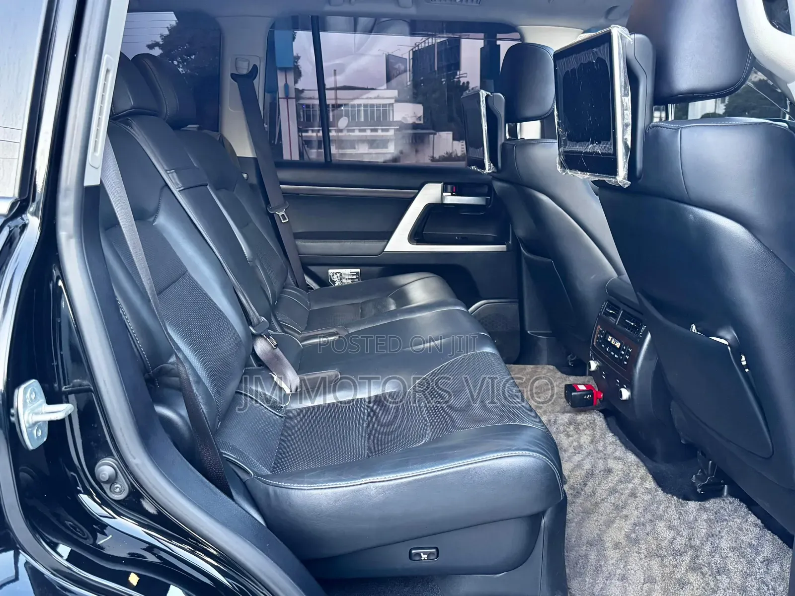 Toyota Land Cruiser 4.6 V8 ZX 2017 Black